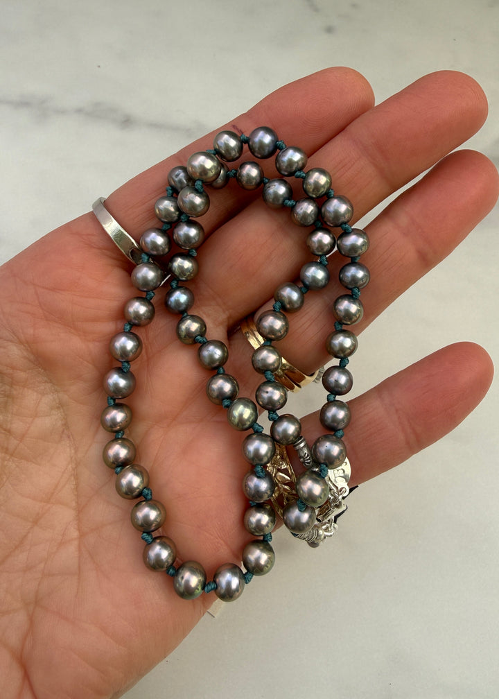 Soft Peacock Pearl Necklace