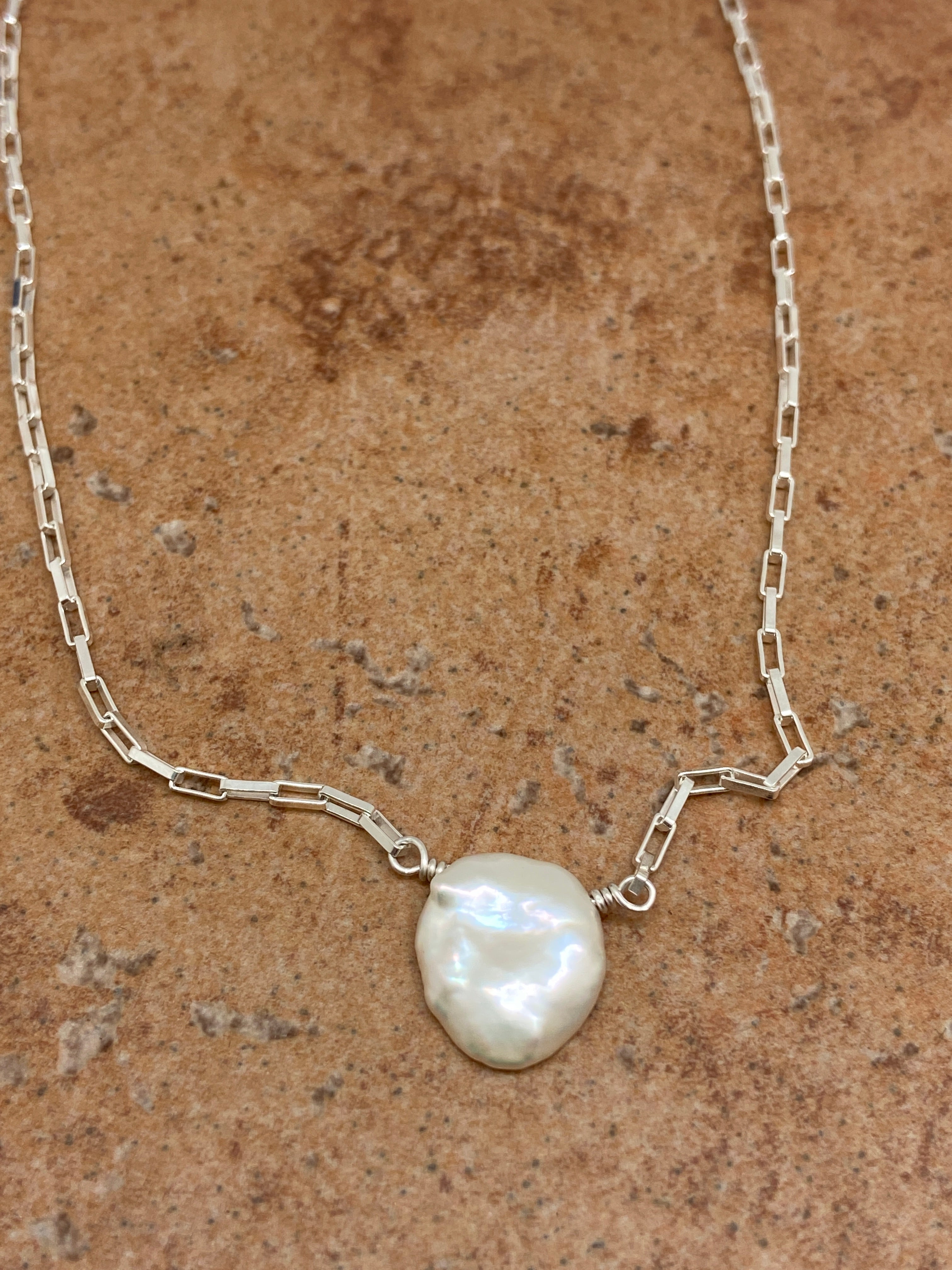 Simple Petal Pearl Necklace
