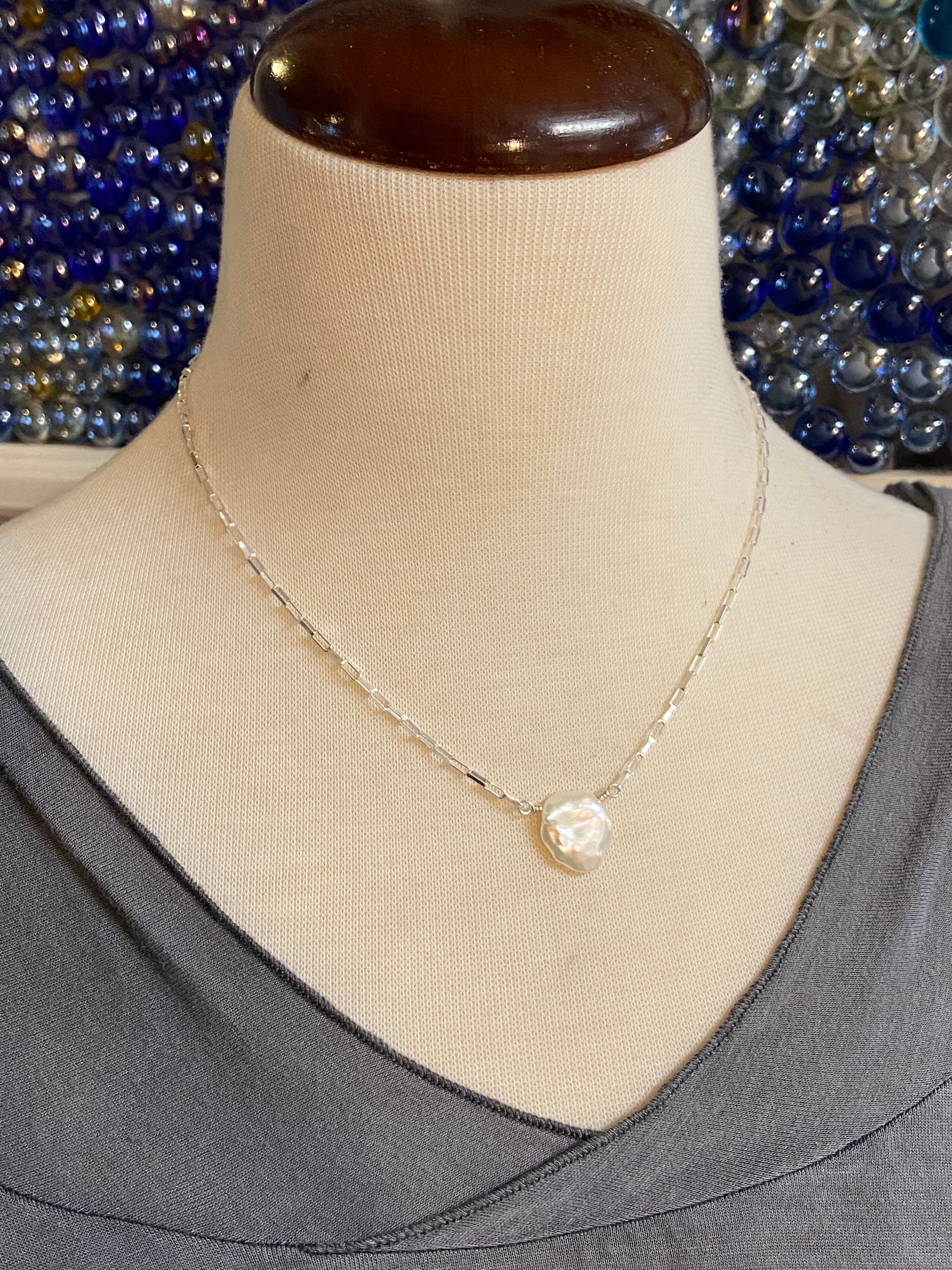 Simple Petal Pearl Necklace